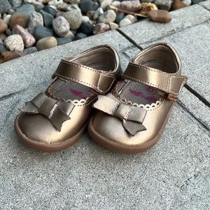 Pediped Grip ‘n’ Go Betty Shoe Gold Toddler Size 5